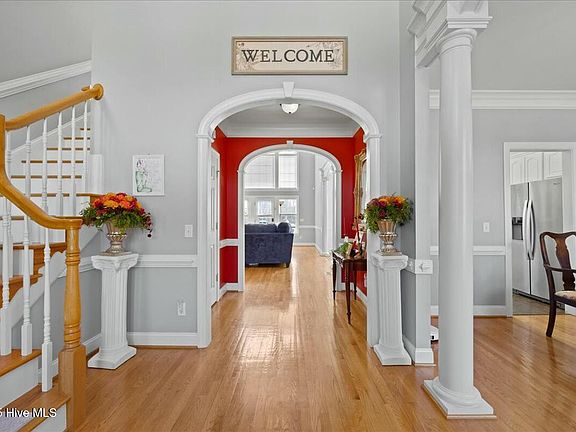 3rd image of 304 Ashworth Drive