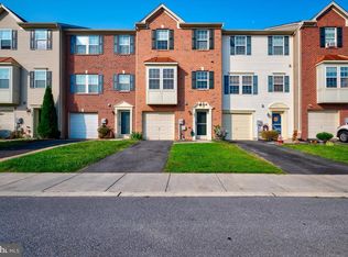 27 Tidewater Ter, Falling Waters, WV 25419