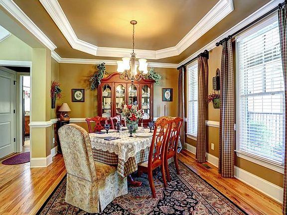 3rd image of 69 Madison Ct