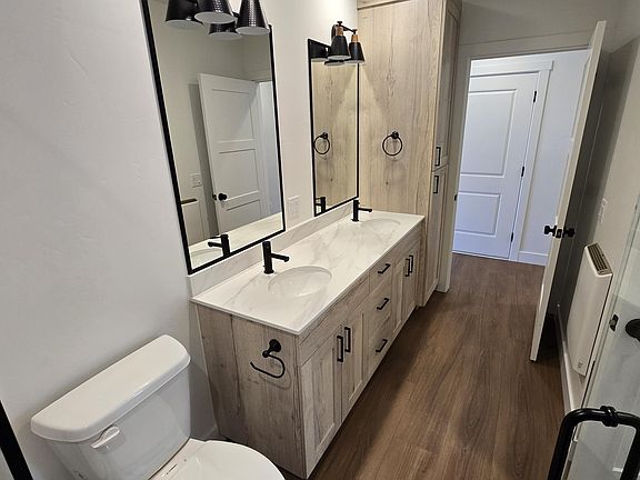 5th image of 118 E Skyline Way #1