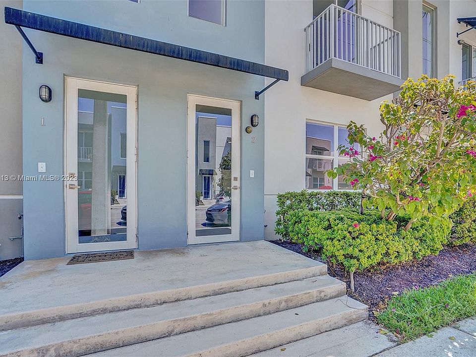 1st image of 400 NE 35th Ct #2