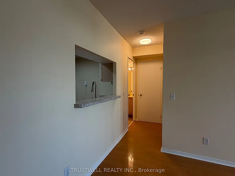 238 Doris Ave #902 — Photo 2