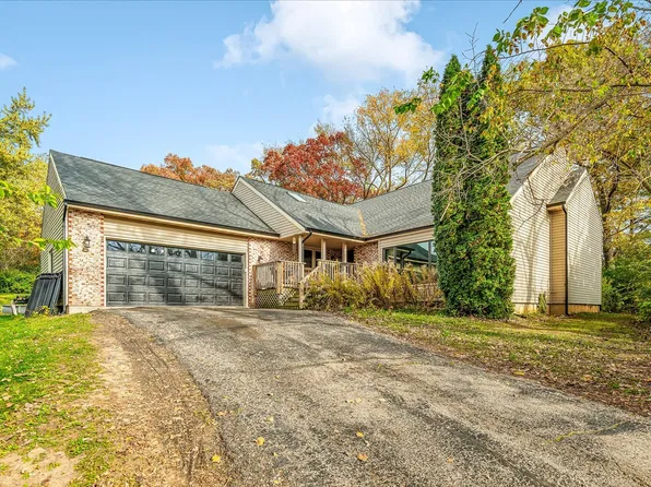 12609 Thistle Ridge Cl, Roscoe, IL 61073