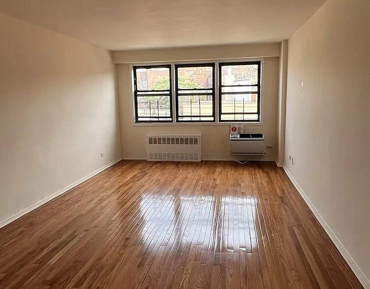 579 W 215th St #10C — Photo 4