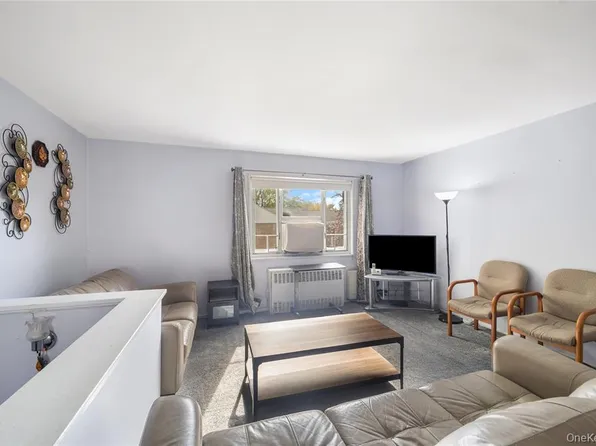 225-08 88th Avenue image 4 of 20