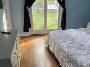 1495 Noyack Rd, Southampton, NY 11968