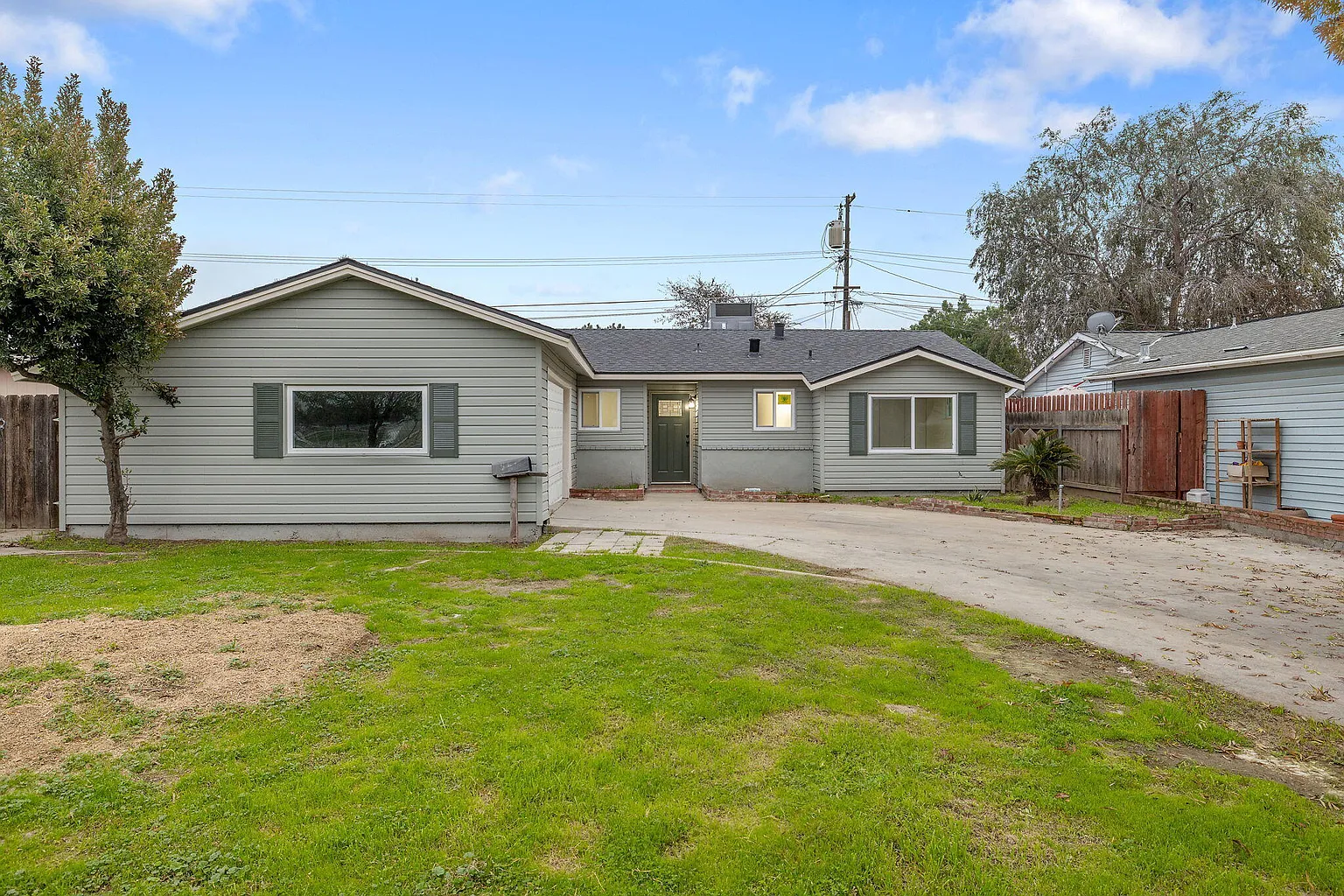 255 Lombardy Lane photo 1