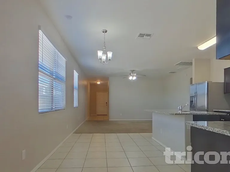 30900 W Picadilly Rd — Photo 3