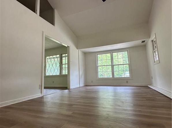 393 Old Acworth Rd