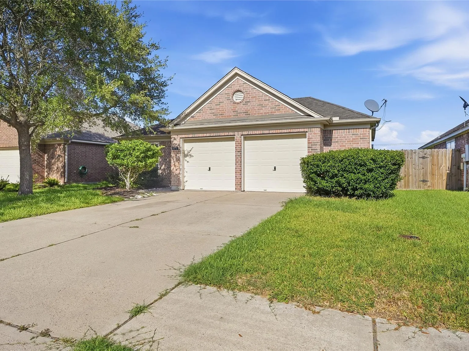 4 bed, 2.0 bath, 1934 sqft, $2,450 — Photo 3