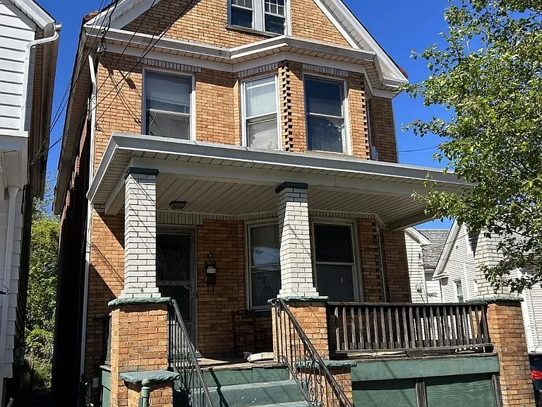 43 Division St — Photo 106