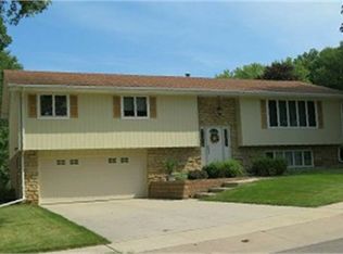 1380 Oeth Ct, Dubuque, IA 52003