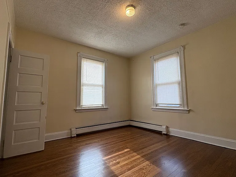 36 Walnut St — Photo 12