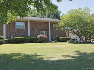 443 Everglades Dr, Farmington, MO 63640
