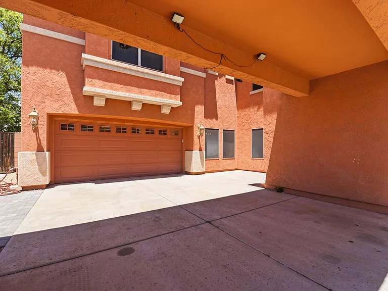 3446 E Fairview St — Photo 60