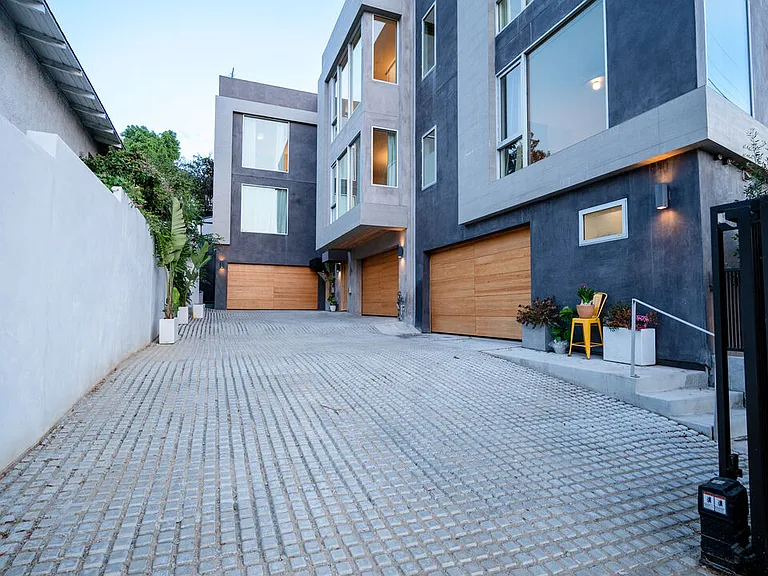 1264 Hyperion Ave — Photo 31