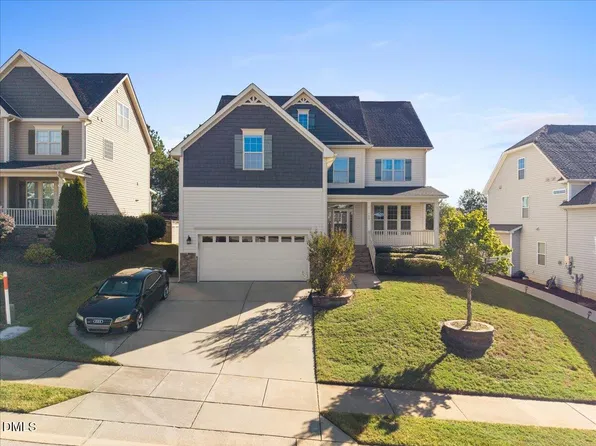 700 Crimson Oak Ln, Fuquay Varina, NC 27526