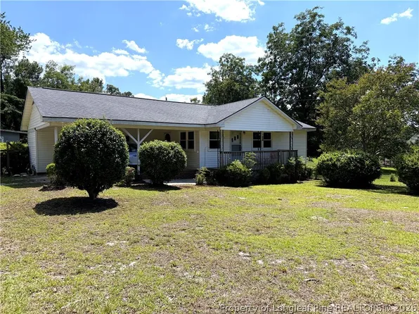 8007 Overhills Rd, Spring Lake, NC 28390