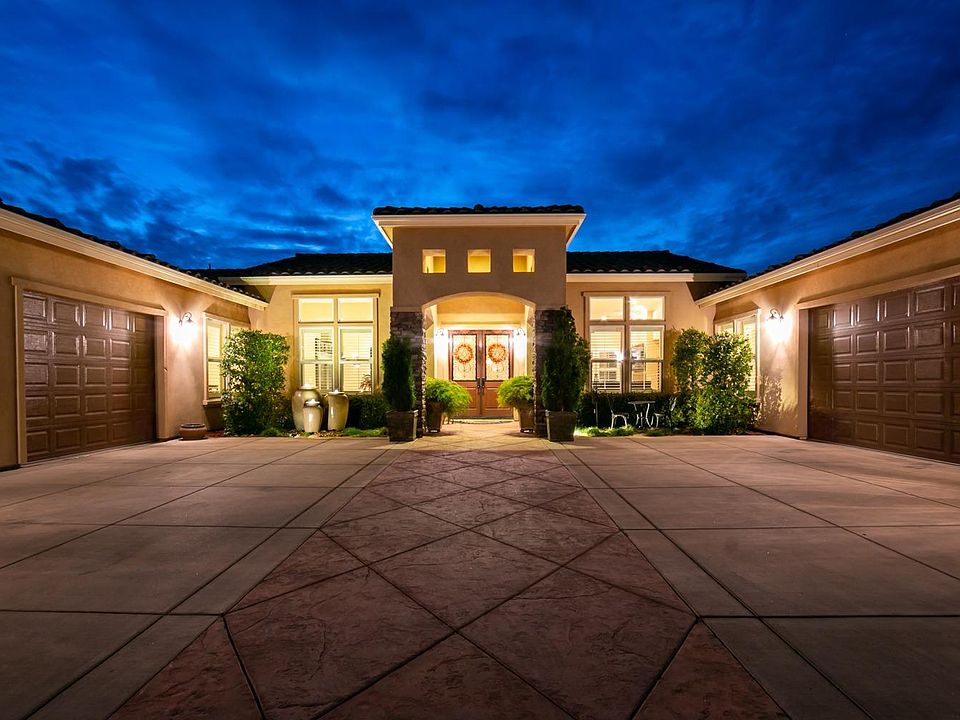 2nd image of 10709 Goldsborough Cir