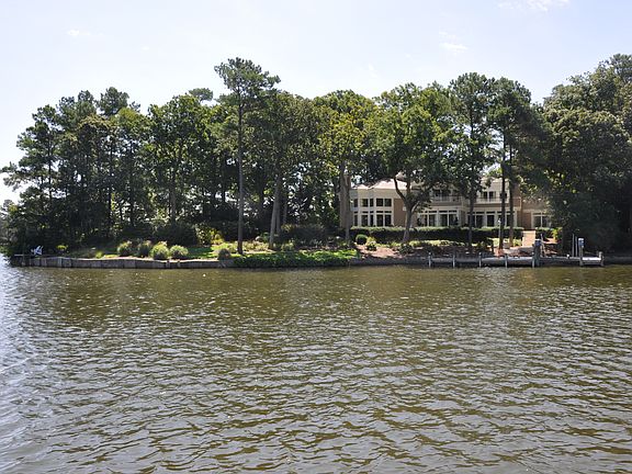 5th image of 1242 E Bay Shore Dr