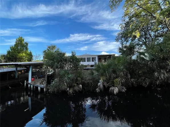 8520 W Peacock Ct, Homosassa, FL 34448