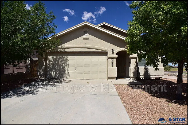 3 bed, 2.0 bath, 1516 sqft, $1,550 — Photo 3