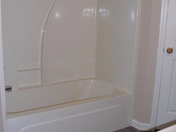 5th image of 299 Gentry Dr