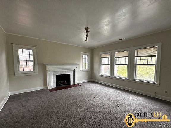 3rd image of 4370 Tyler St