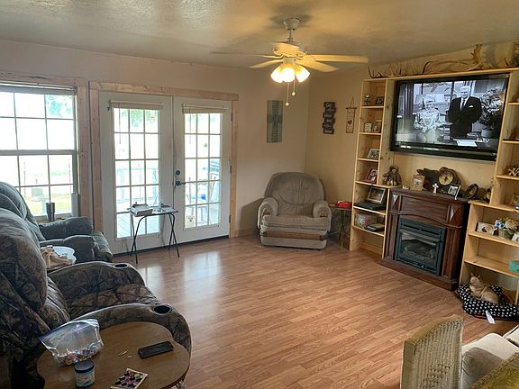 3rd image of 2200 Lois Ln