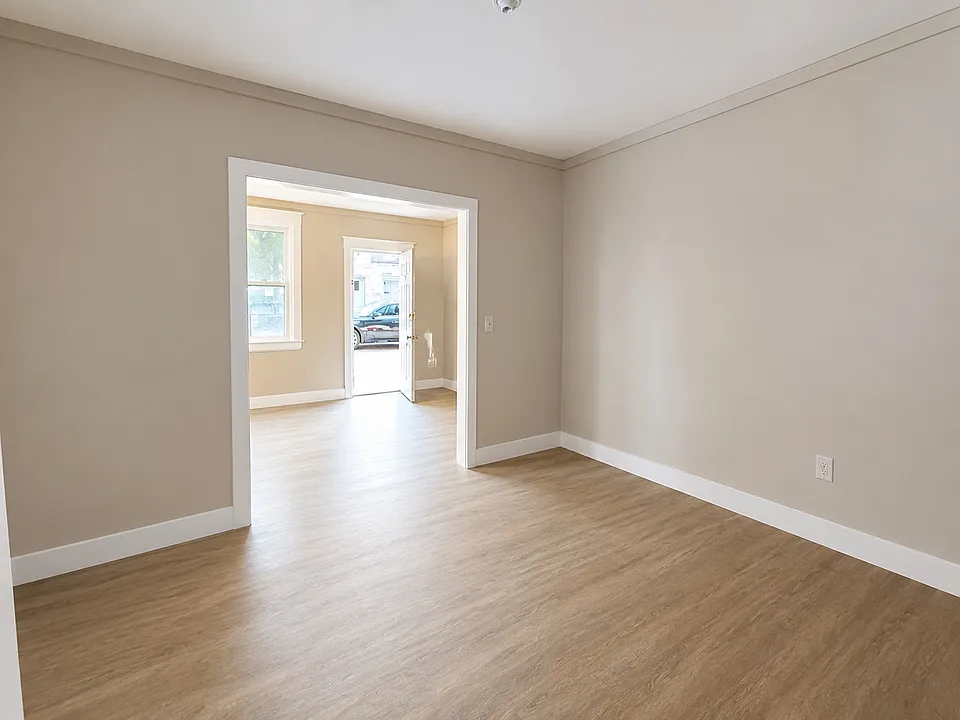 89 Clinton St #7