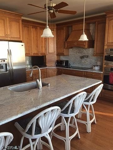 2nd image of 325 N Gladstone Ave
