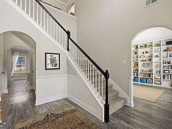 3rd image of 17 Four Feathers Ln NE