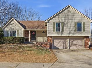 518 N Jefferson St, Raymore, MO 64083