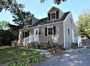 11 Green Ln, Aston, PA 19014