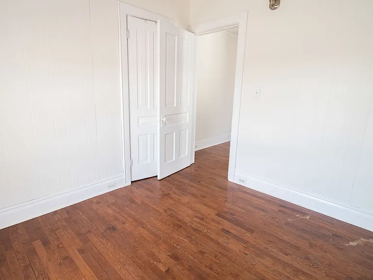 109 Niagara St #1 — Photo 8