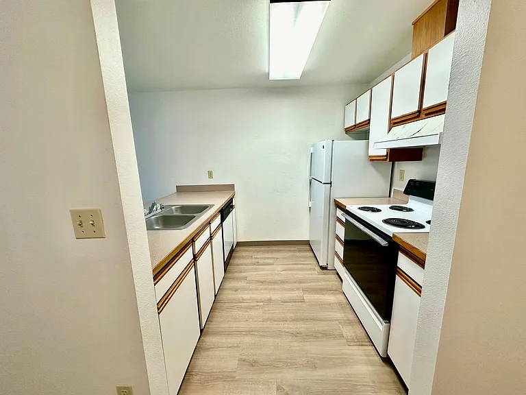 904 Juniper Ave — Photo 9