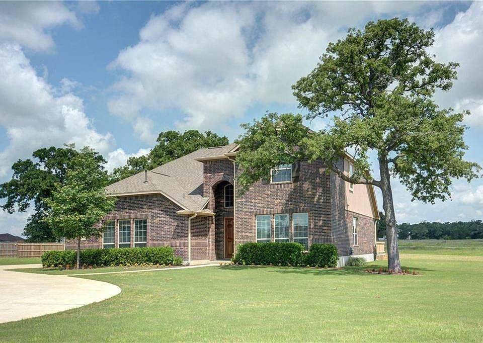 1st image of 114 McCoy Cir