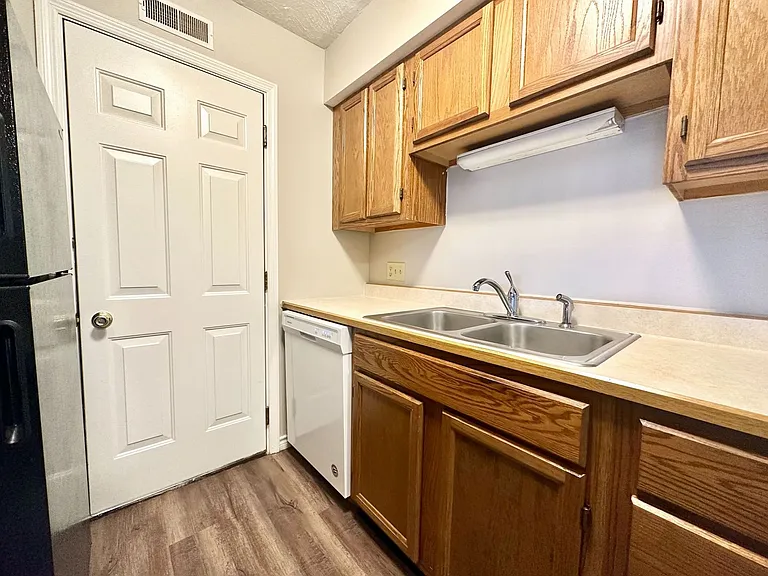 Parkview Apartments — Photo 21