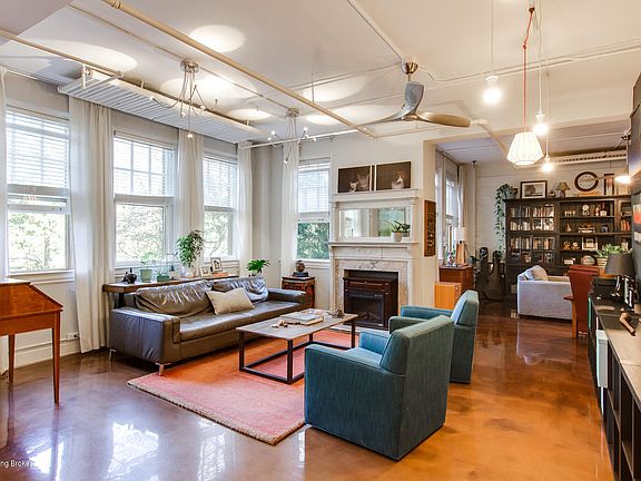 5th image of 2140 Bonnycastle Ave APT 1C