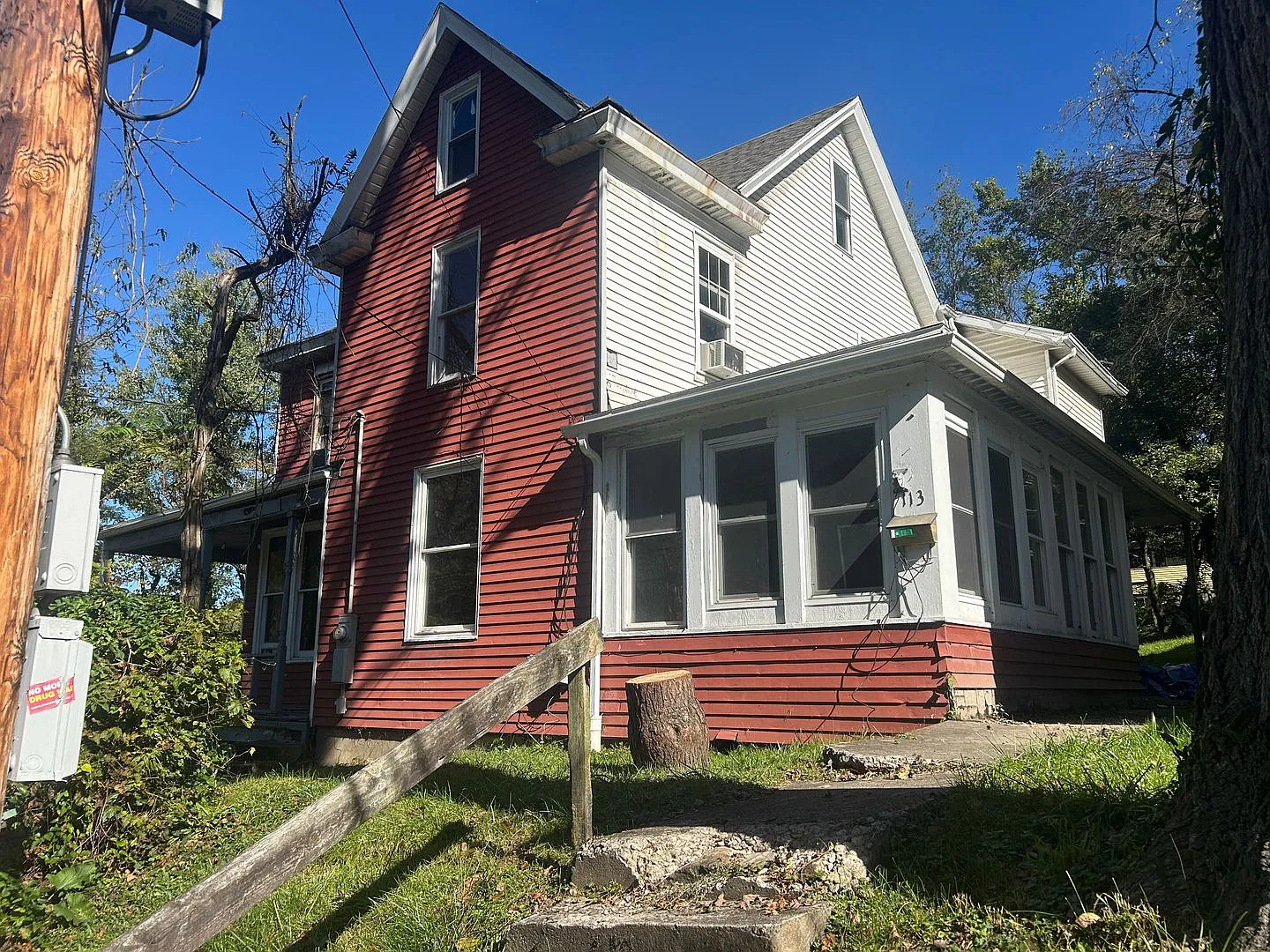 Large 3 Bedroom House - Downtown - Available May 19, 2027! — Photo 1