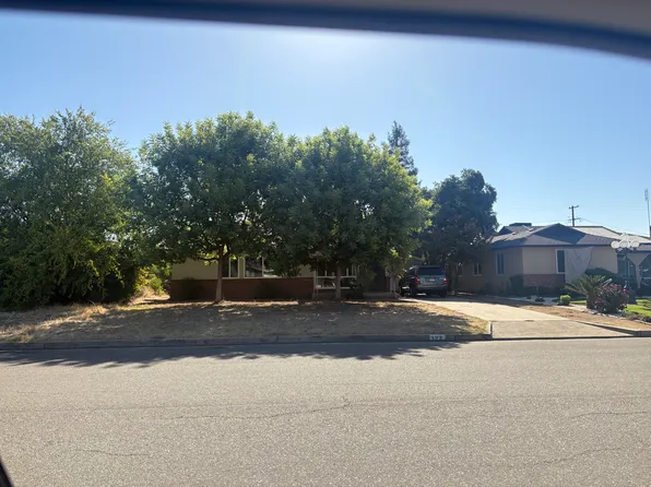 322 Oatman Ave, Sanger, CA 93657