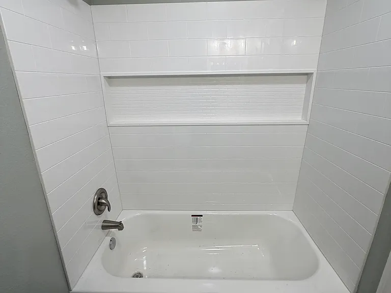 1605 Marguerite Ln — Photo 12