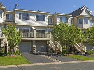 2401 Eagle Trace Ln, Woodbury, MN 55129