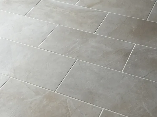 8152 Elmwood Ave, Skokie, IL 60077