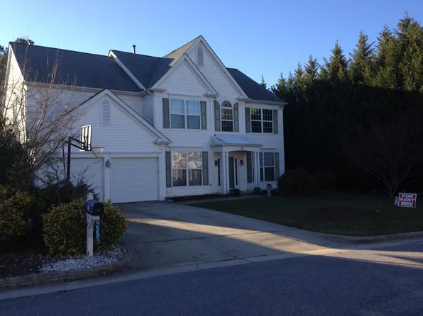 102 Blue Boar Ct, Cary, NC 27519