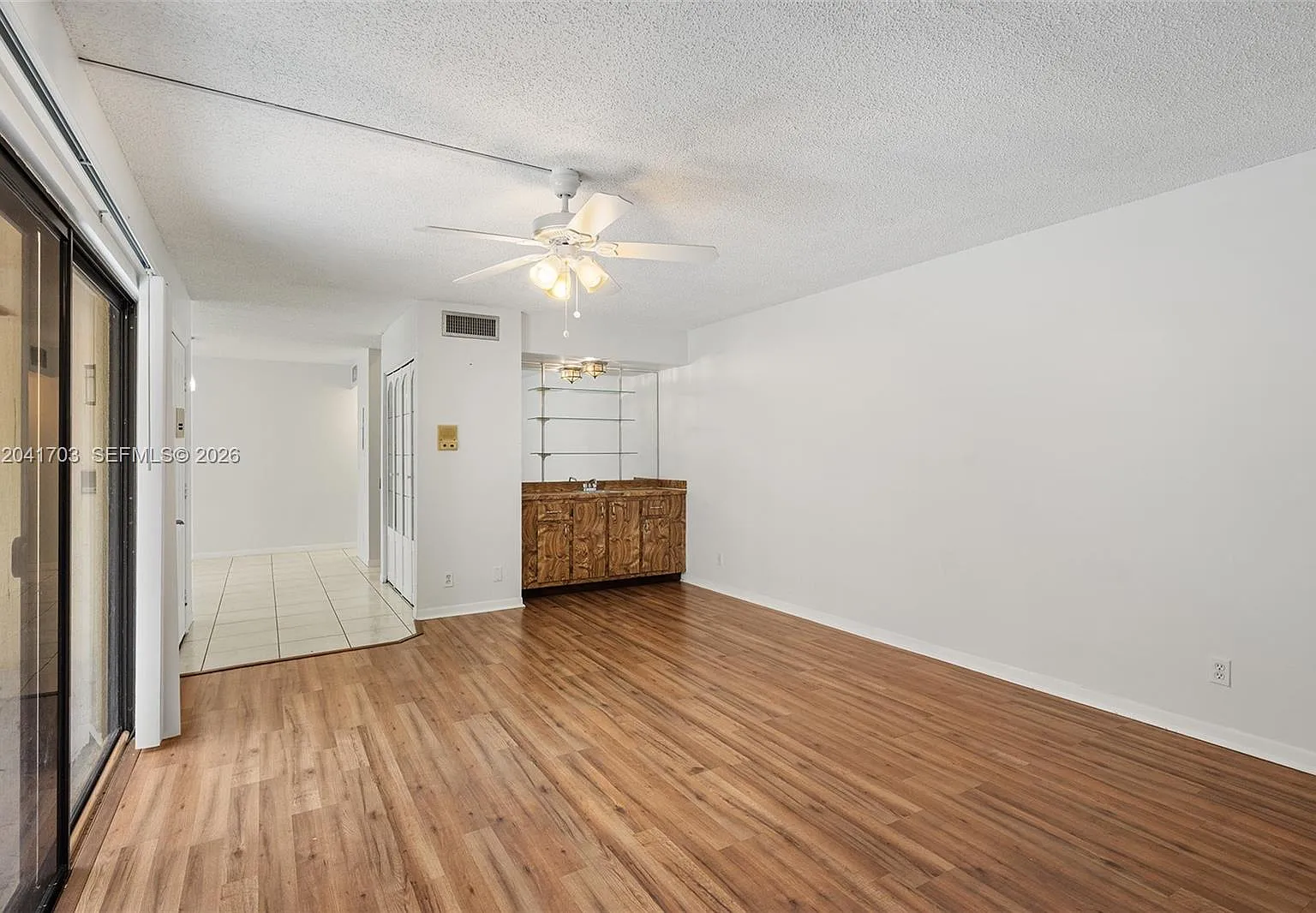 Spanish Wells Condo I — Photo 3