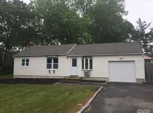 203 Avenue B, Ronkonkoma, NY 11779