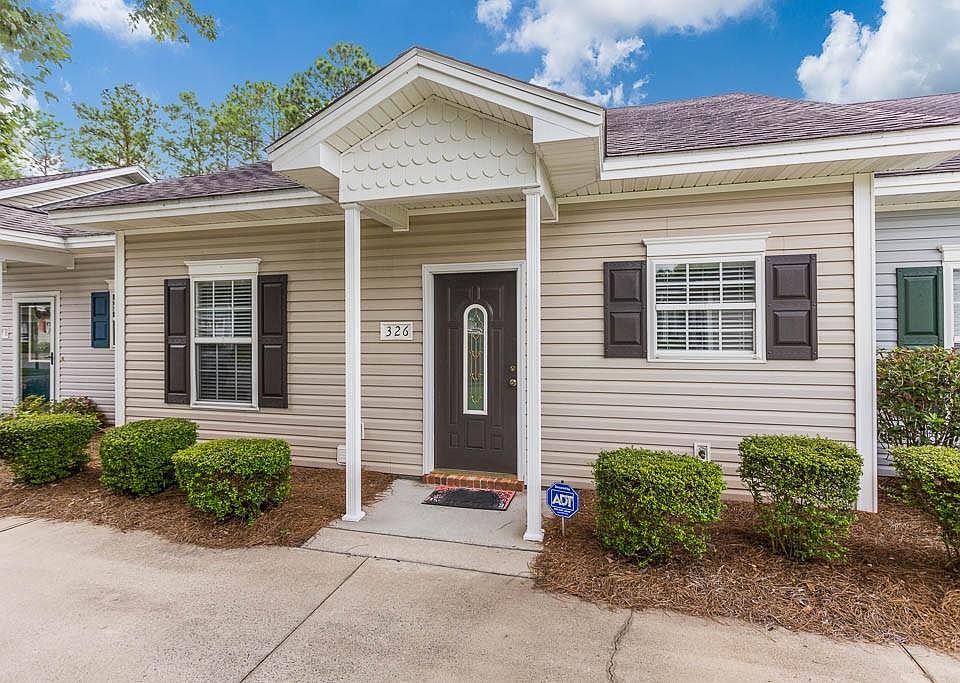 1st image of 326 Moss Creek Ln
