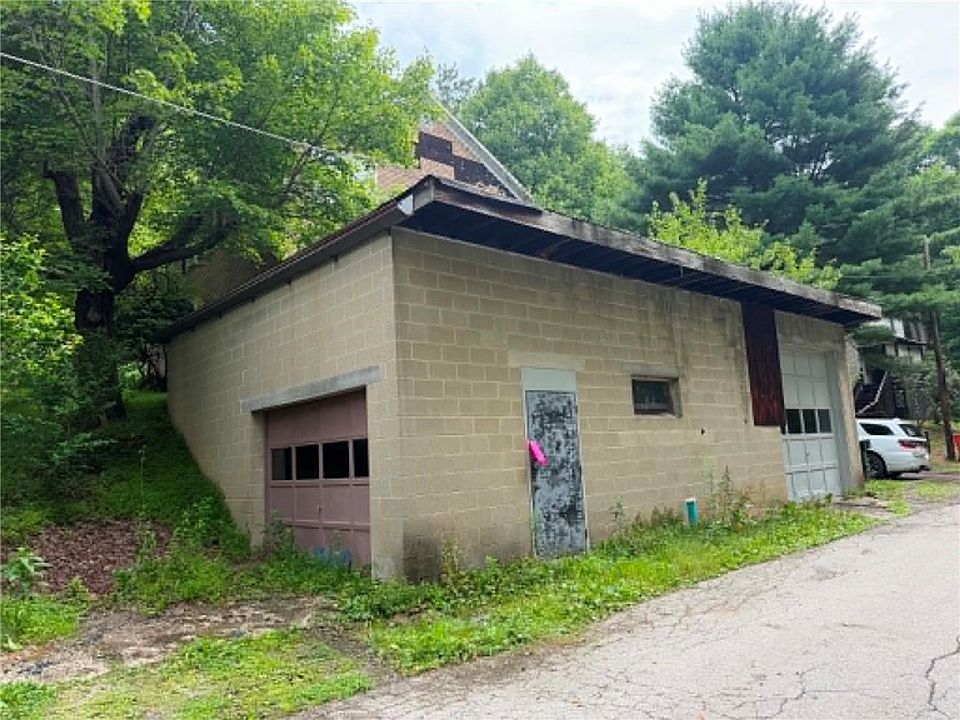10th image of 65 Old Mine Rd
