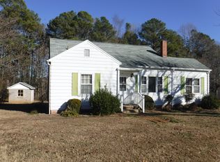 704 N Dogwood Ave, Siler City, NC 27344